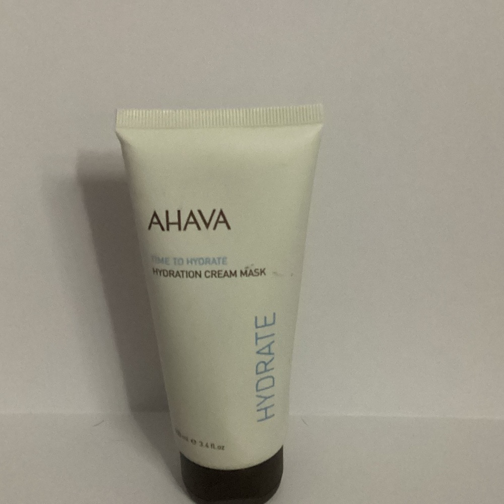 AHAVA Hydration Cream Mask in White and Black